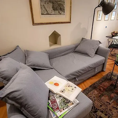 Cozy In San Frediano Apartment Florence